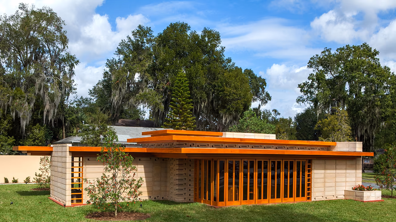 exterior of the usonian house