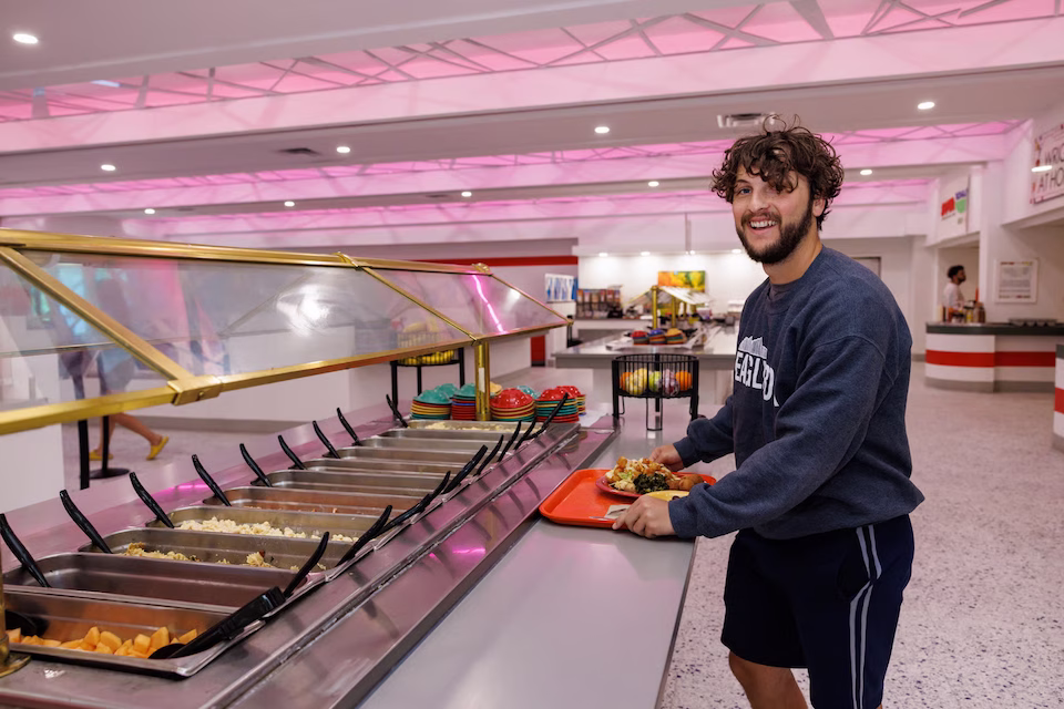 Students at the salad bar