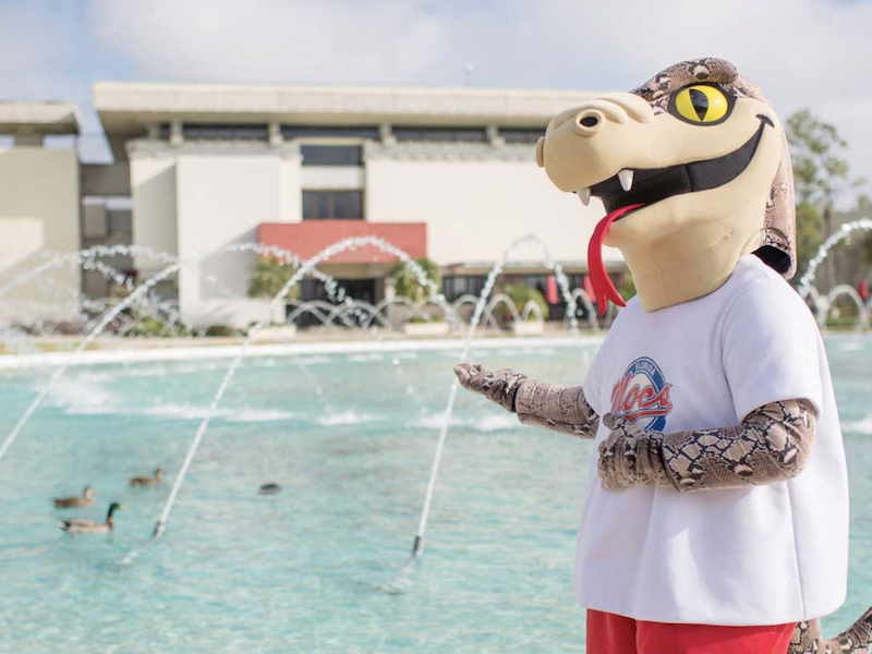 Mocsie in front of the dome